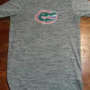 🎀Size small t shirt🎀